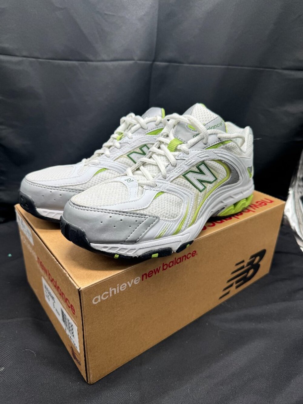New in Box Women's New Balance 530 NFuse WX530WG Size 10 white, silver, and lime